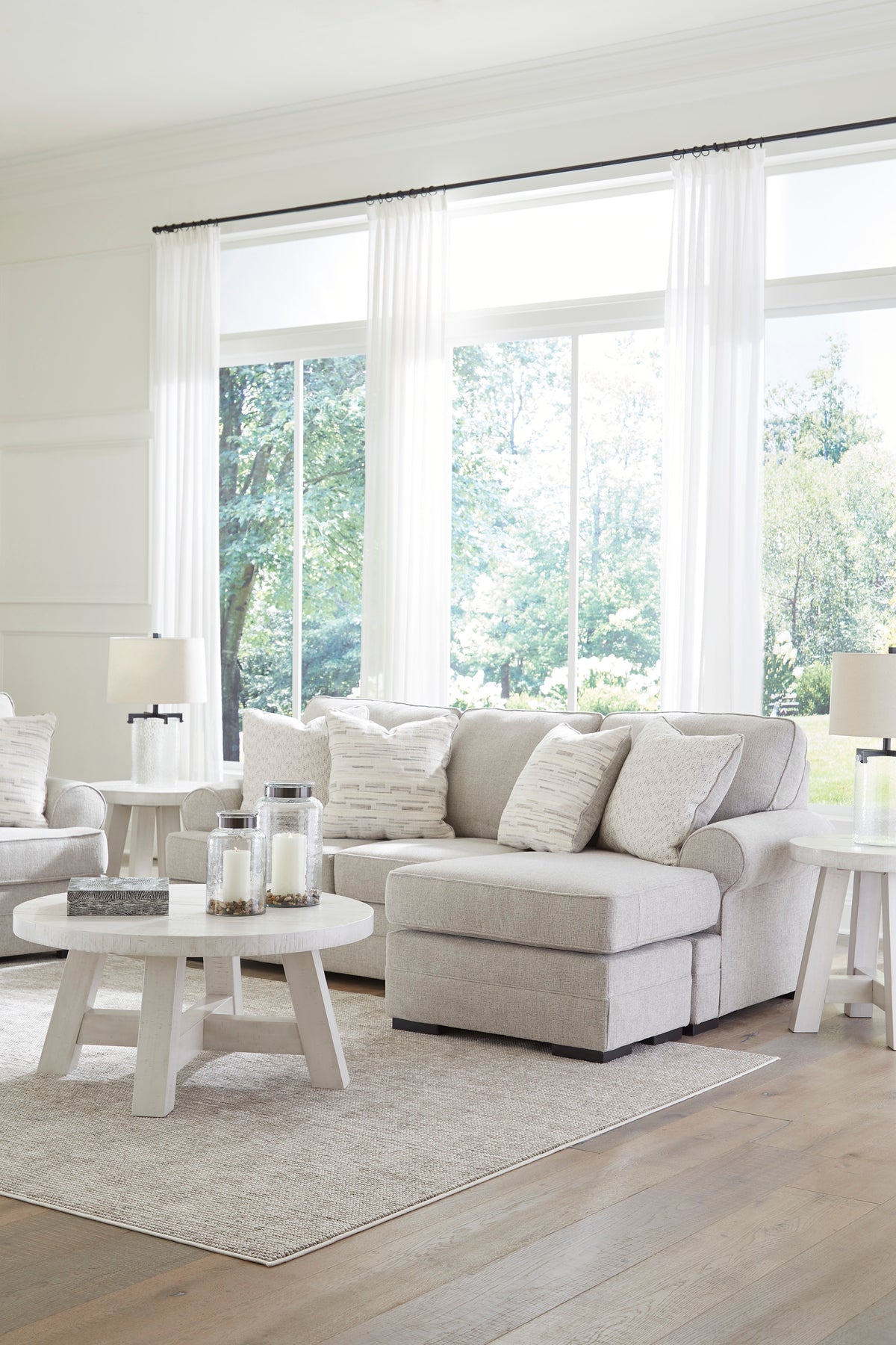 Evita Chaise Lounge