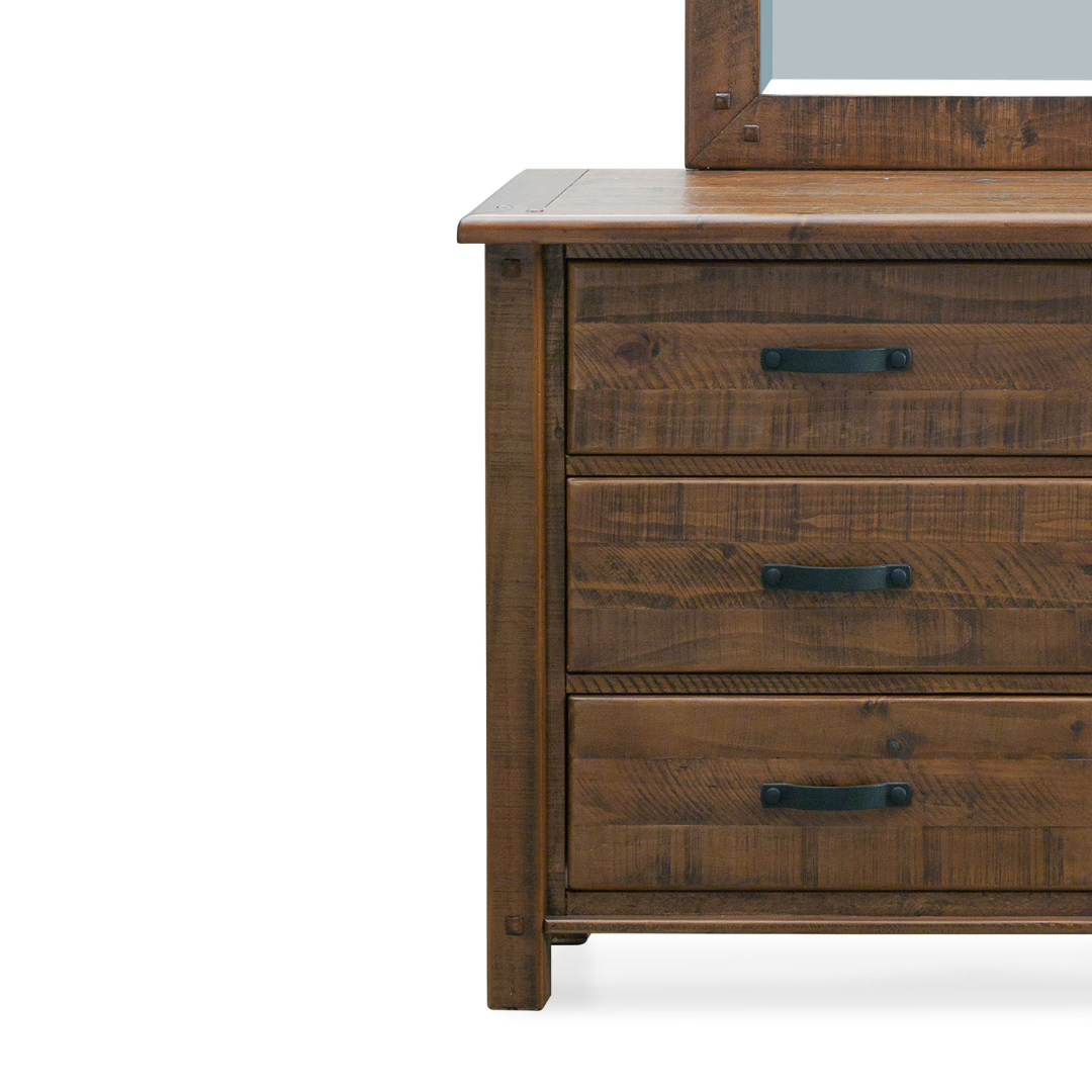 Longyard Dresser