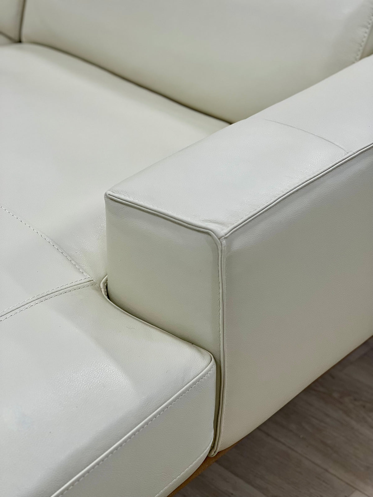 Artemis 3 Seater RHF Chaise - China White