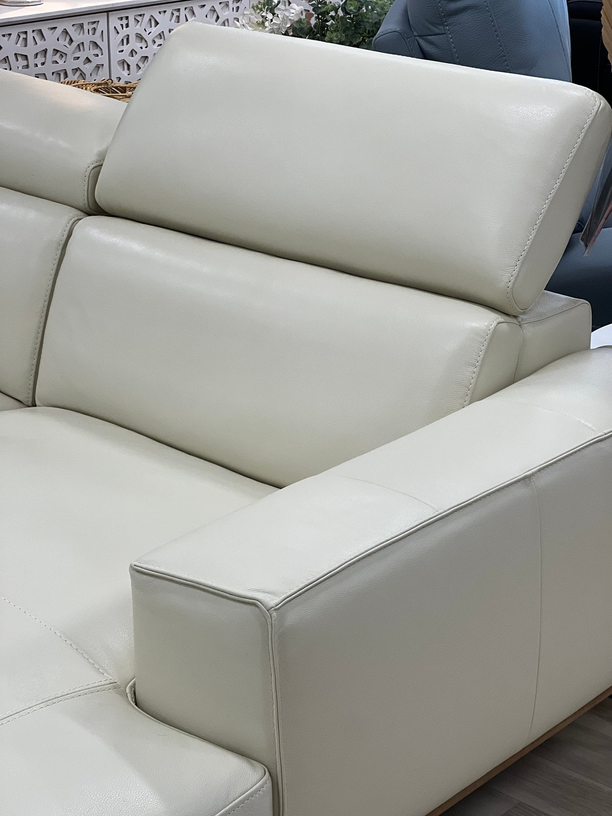 Artemis 3 Seater RHF Chaise - China White