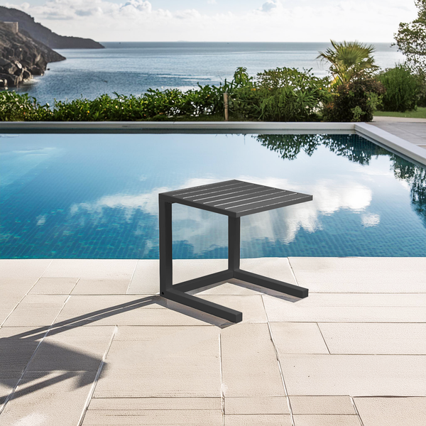Matzo Outdoor C Side Table
