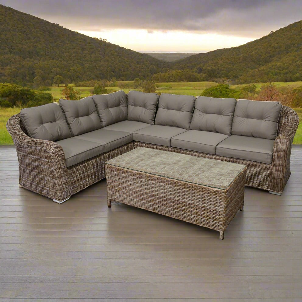 New Hampshire Outdoor Corner Lounge setting